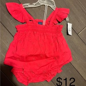 Old navy size 6-12months